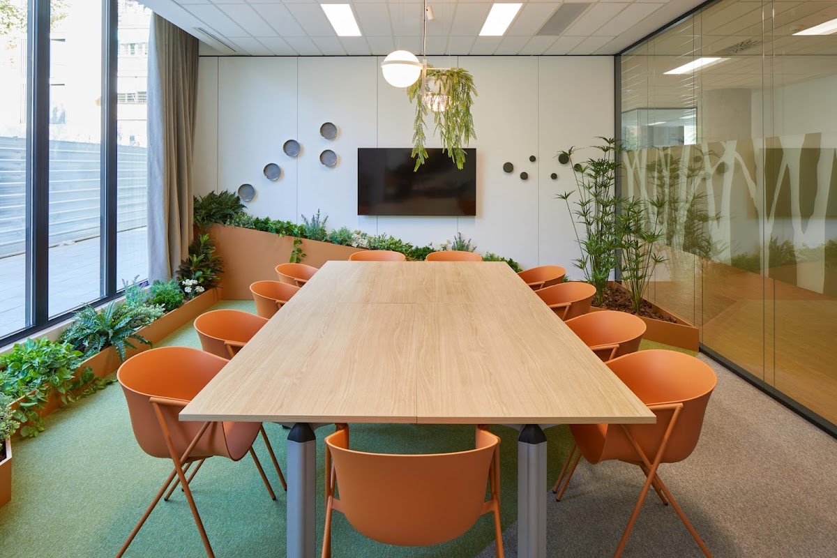 Wojo Coworking Barcelona Poblenou - Alquiler oficinas y salas de reuniones