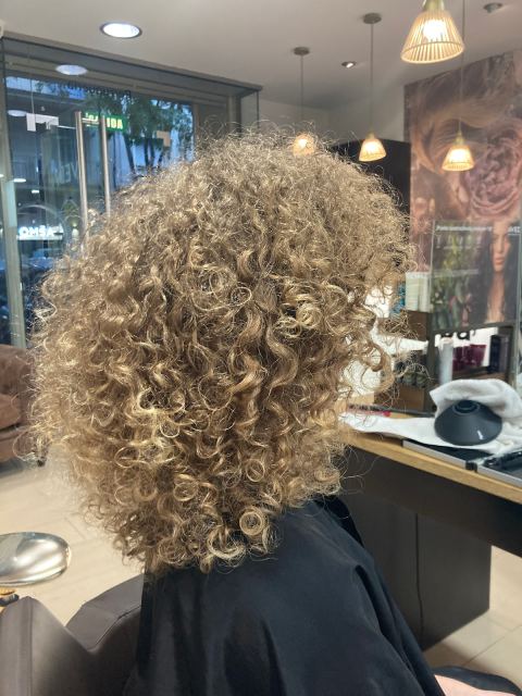 Wapa'm Beauty Coworking & Salon - Peluquería Aveda Barcelona